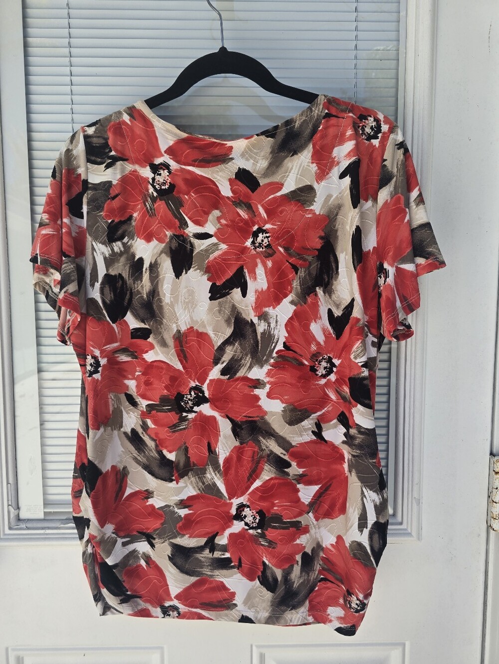 JM Collection Floral Red Short Sleeve Women's Top
